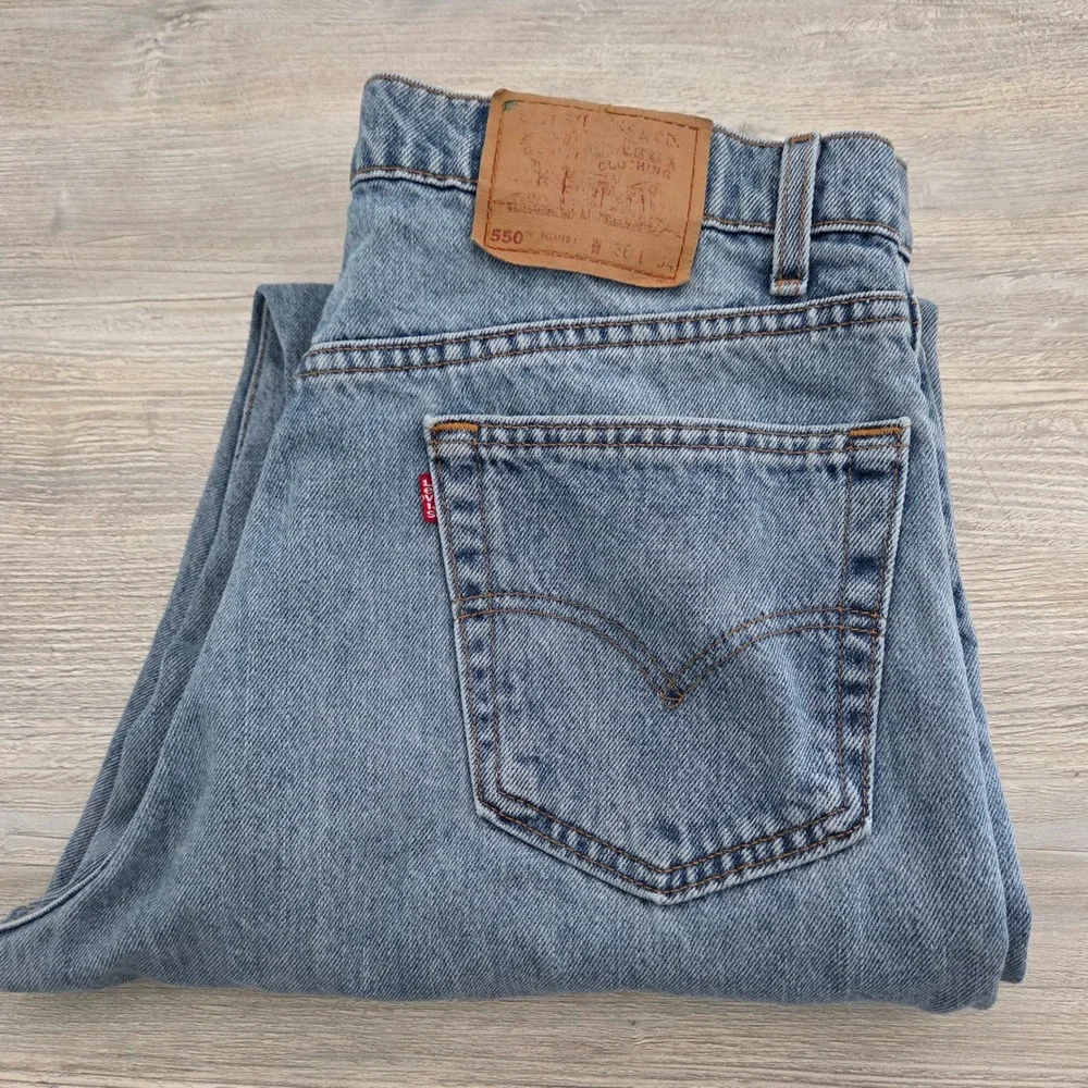 Levi's 550 Relaxed Fit Light Wash Vintage 90s Made in USA Jeans Mens 36x34